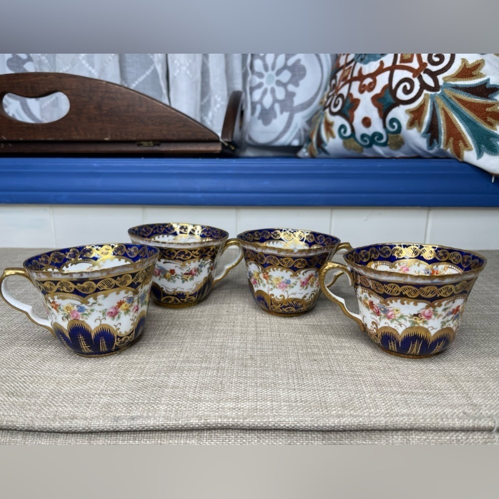 Vintage Crown Staffordshire Set of 4 Teacups Blue Royal Gold Floral Pattern